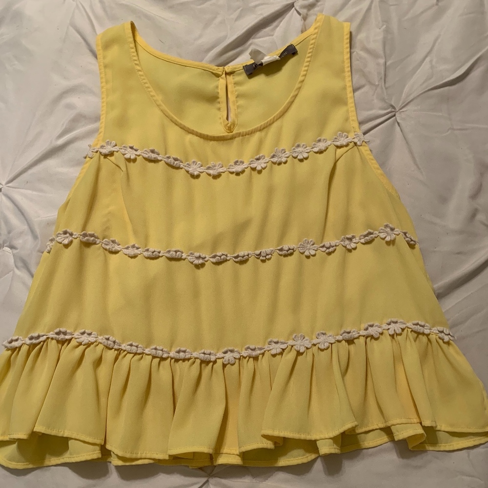 finn & clover Yellow Daisy Tank Size M
